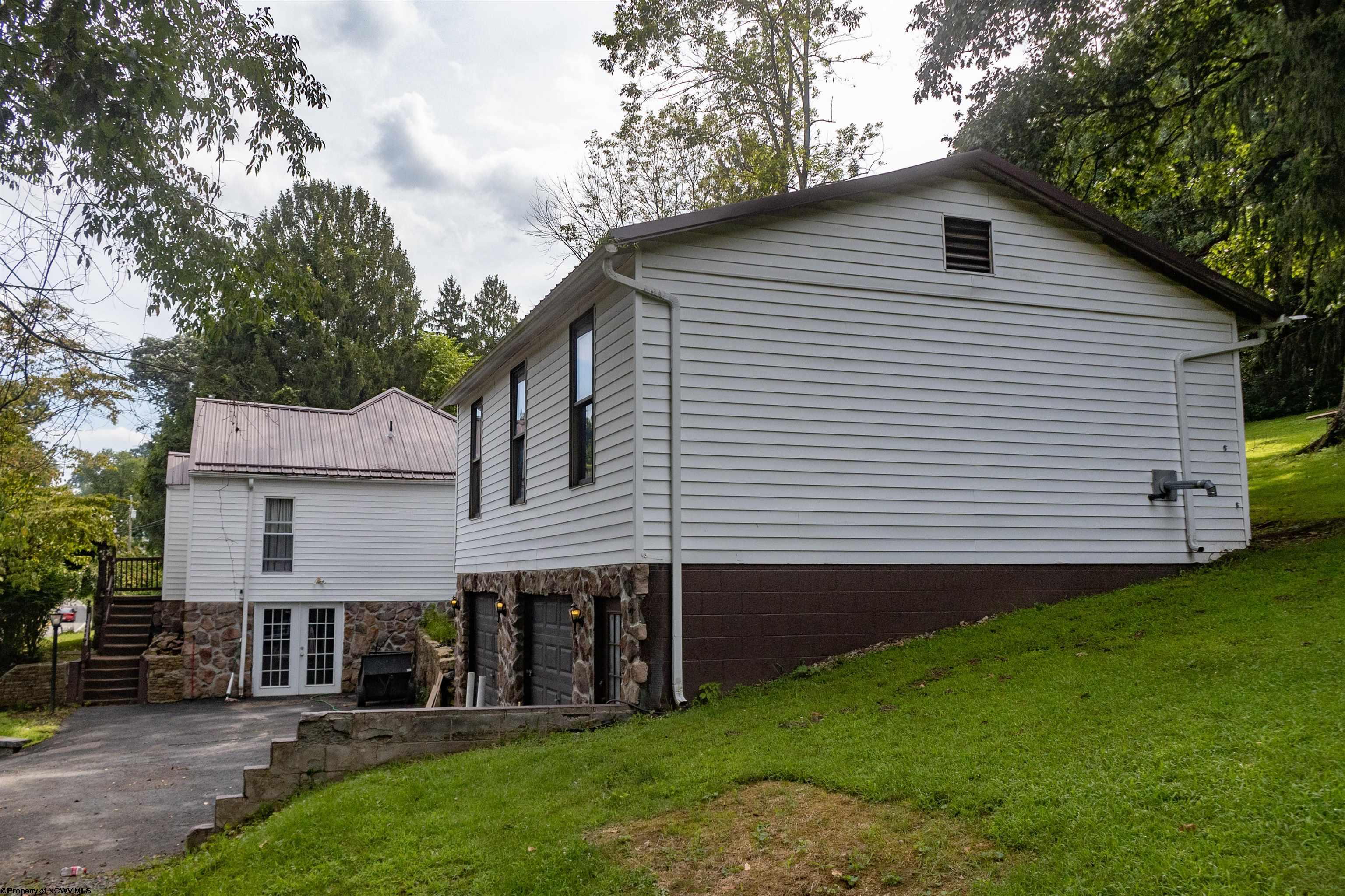 5359 Fairmont Road Rivesville WV 26588