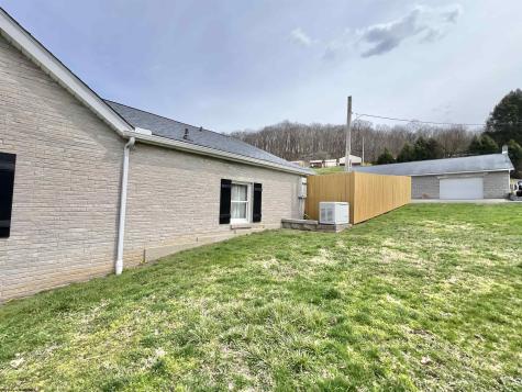 762 Pearl Street Grafton WV 26354