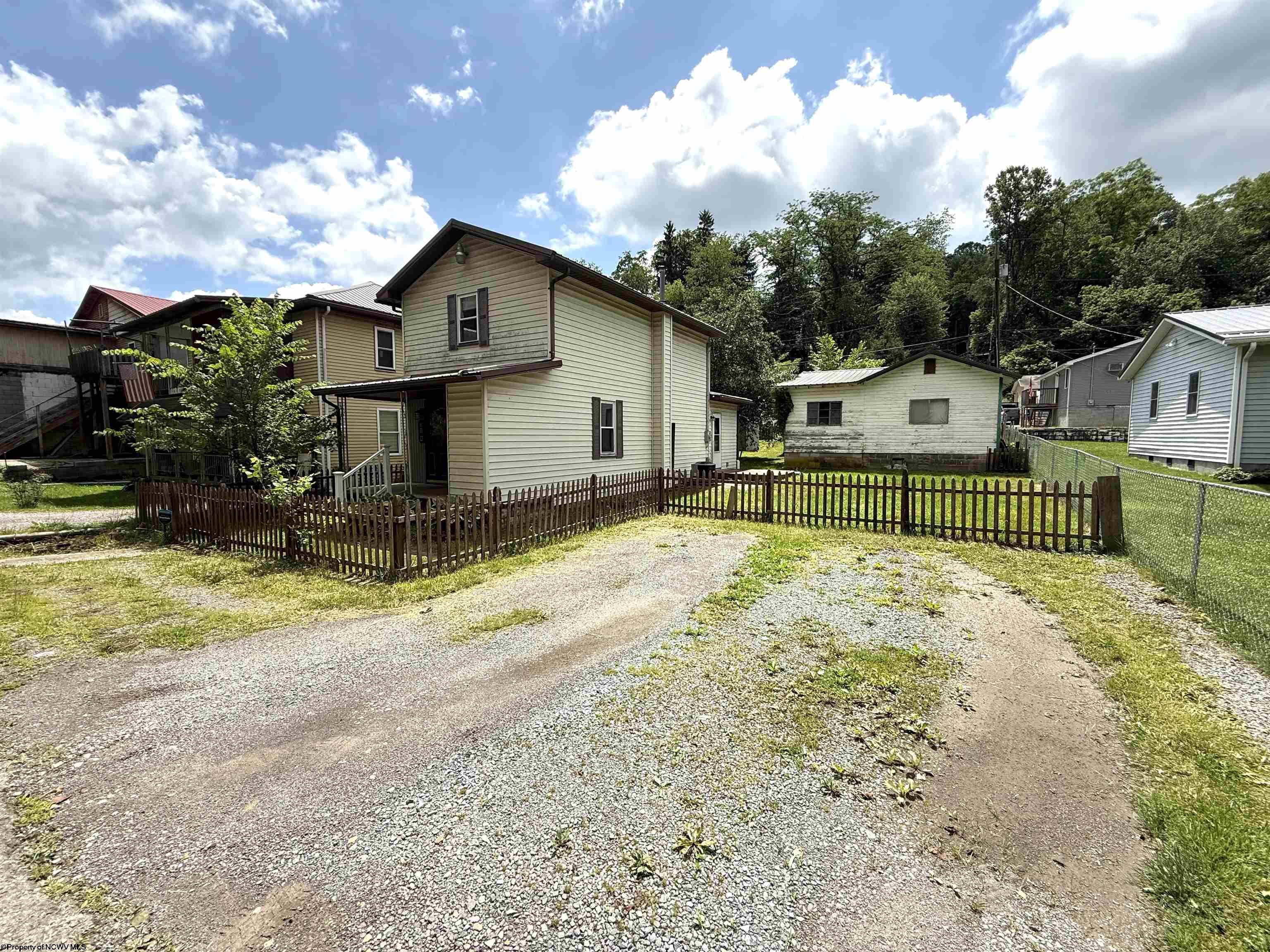 21 Ramp Hollow Road Pursglove WV 26546