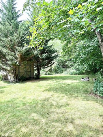 4870 Woods Edge Lane Morgantown WV 26508