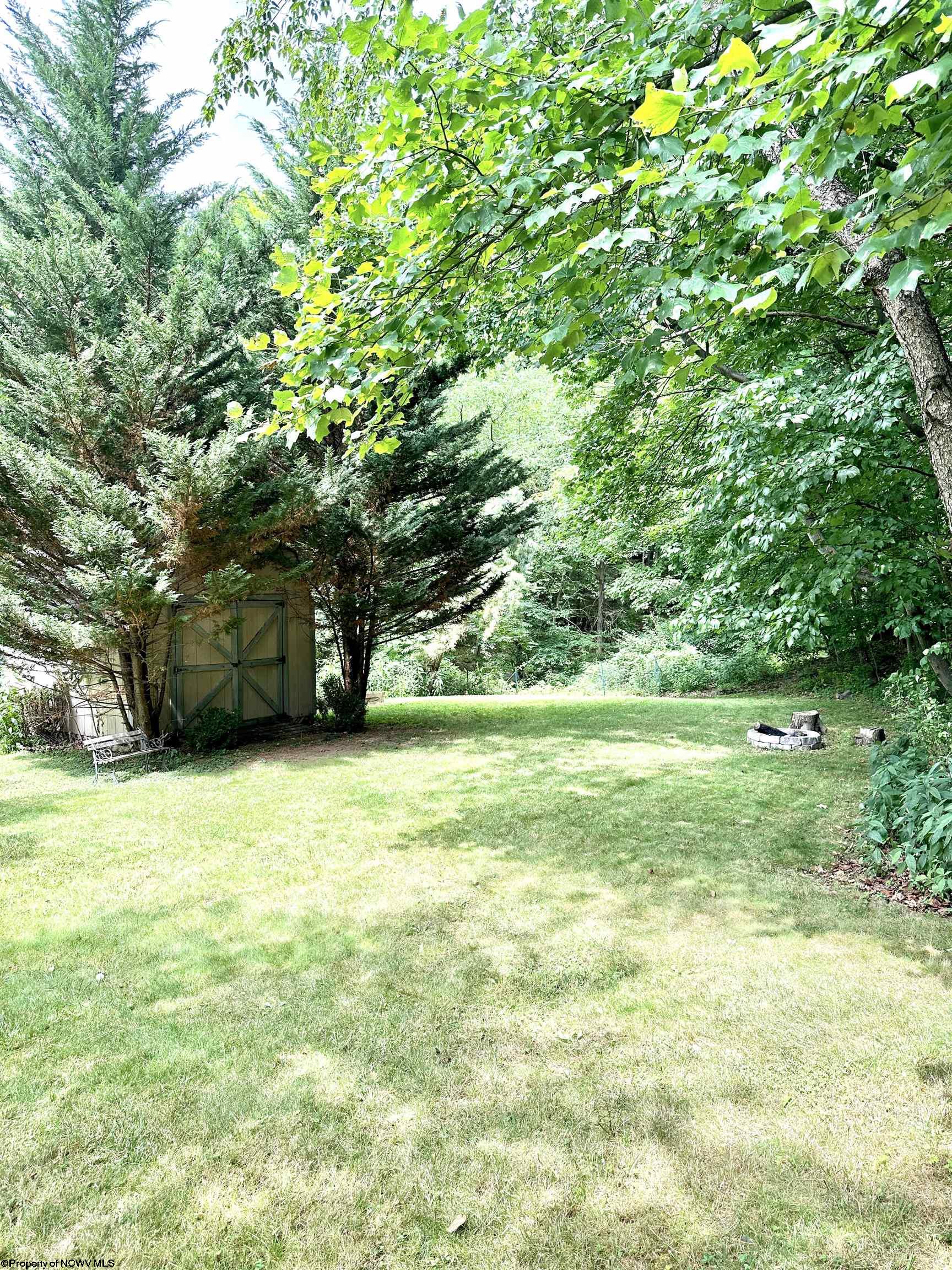 4870 Woods Edge Lane Morgantown WV 26508