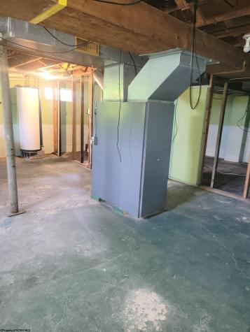 112 Center Street Kingwood WV 26537