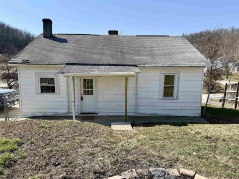 206 Main Street Carolina WV 26563