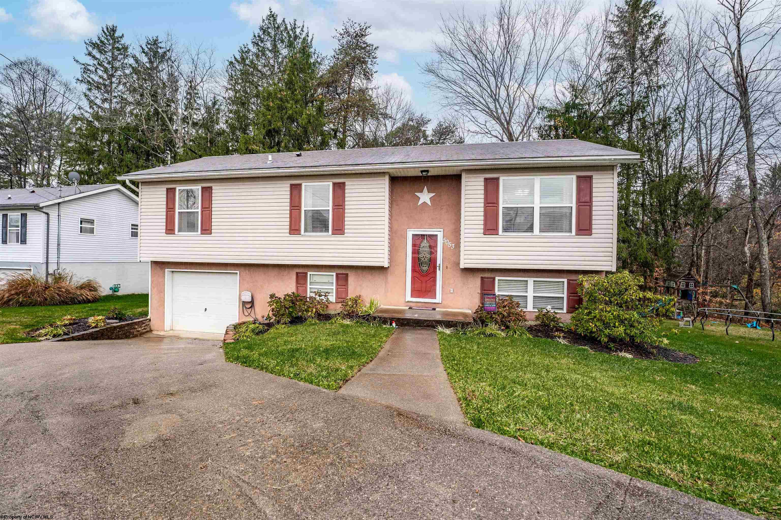 5053 Riverwood Circle Fairmont WV 26554