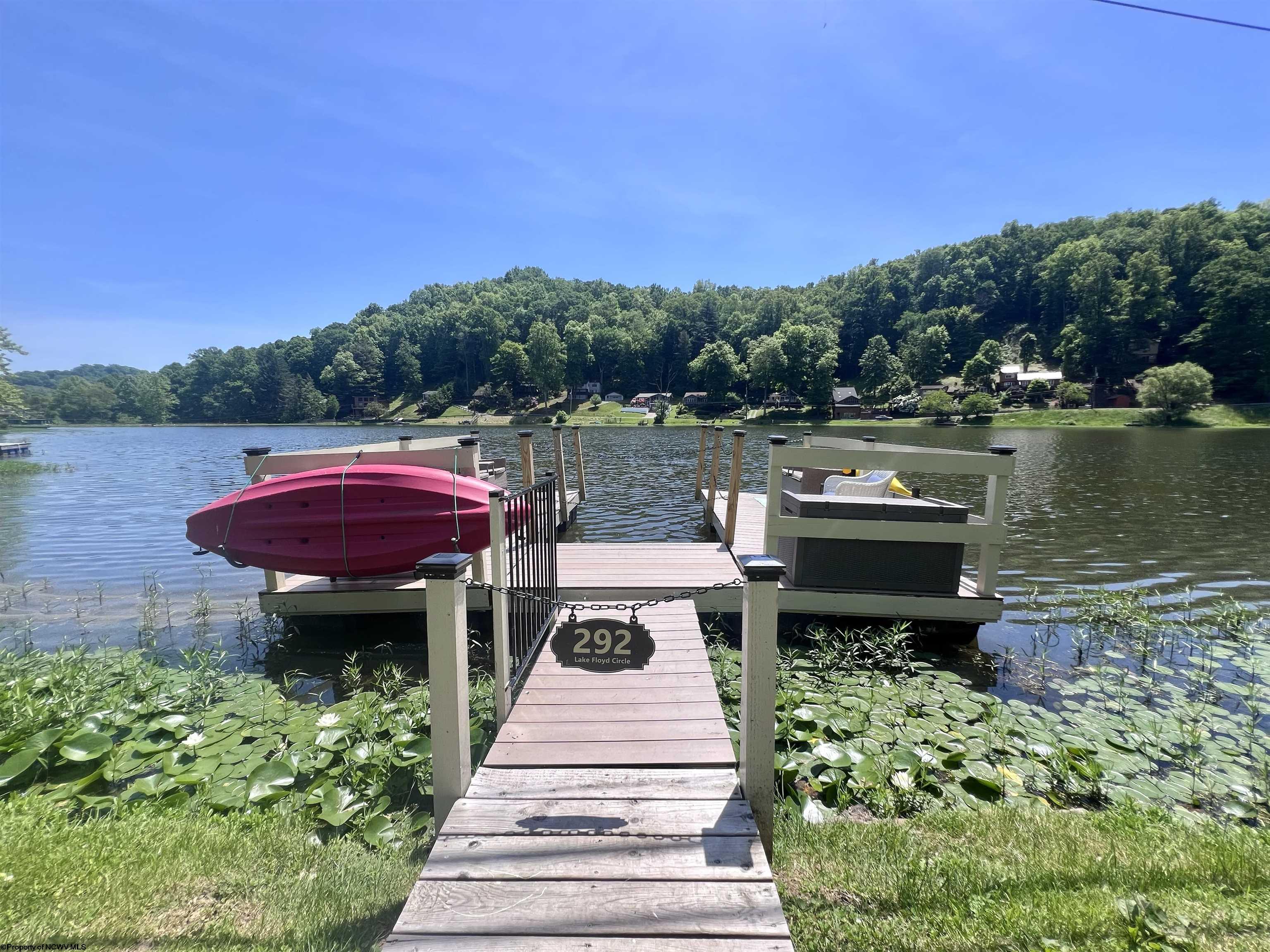 292 Lake Floyd Circle Bristol WV 26426