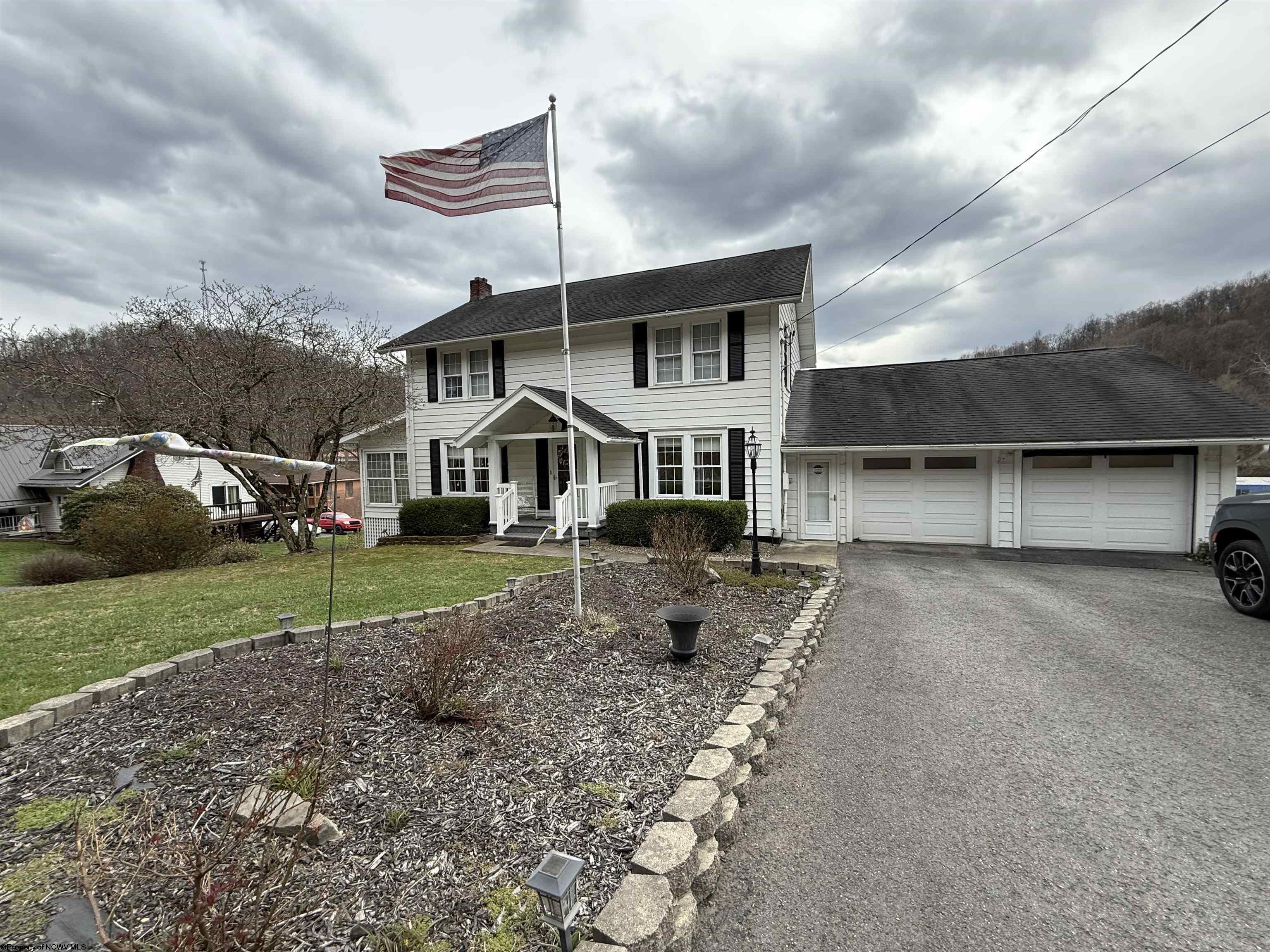 4356 Crossroads Road Fairview WV 26570