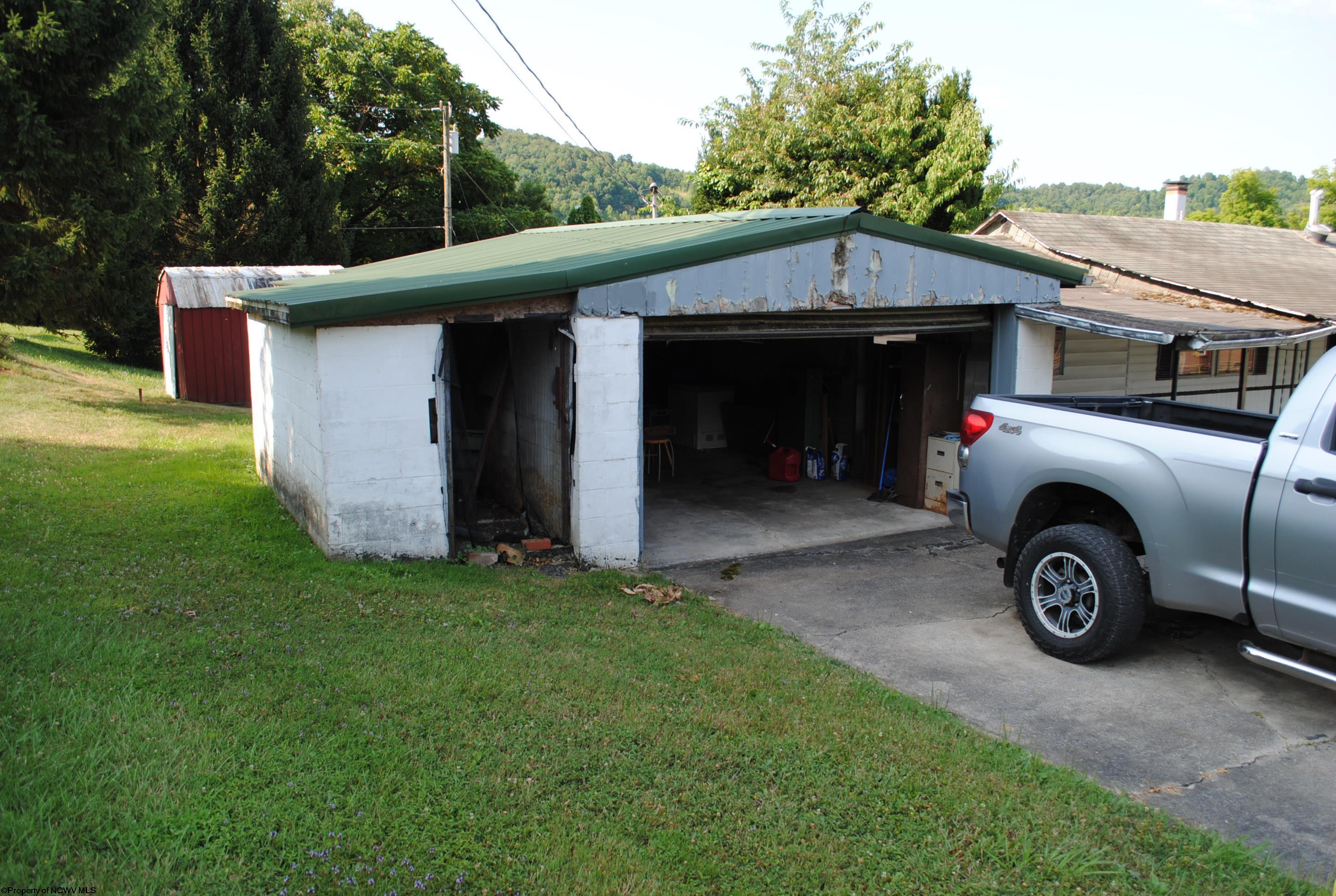 137 Wolfe Street Philippi WV 26416