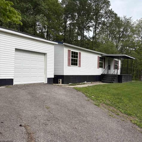 24 Seventh Street Hendricks WV 26271