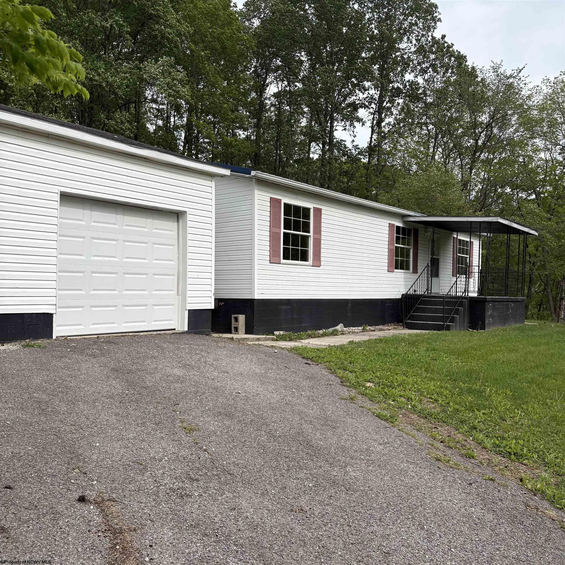 24 Seventh Street Hendricks WV 26271