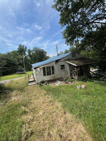 15 Carl Zinn Road Independence WV 26374