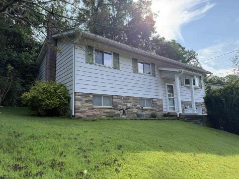 106 Elizabeth Circle Kingwood WV 26537